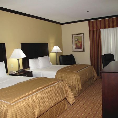 La Quinta By Wyndham Ennis Hotel Exterior foto