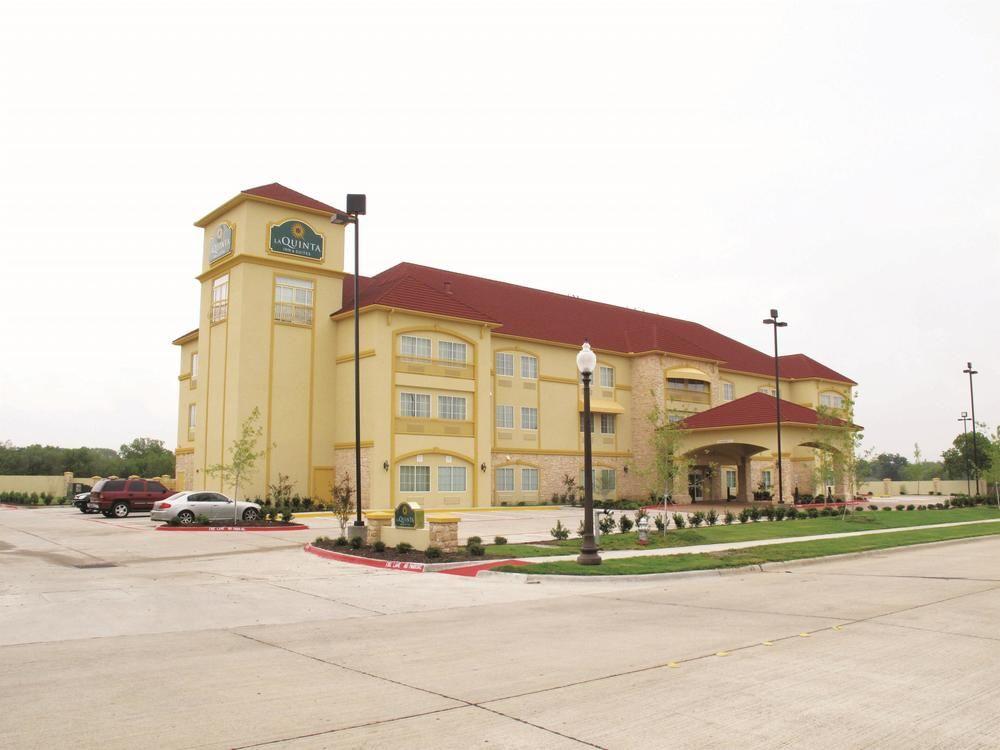 La Quinta By Wyndham Ennis Hotel Exterior foto