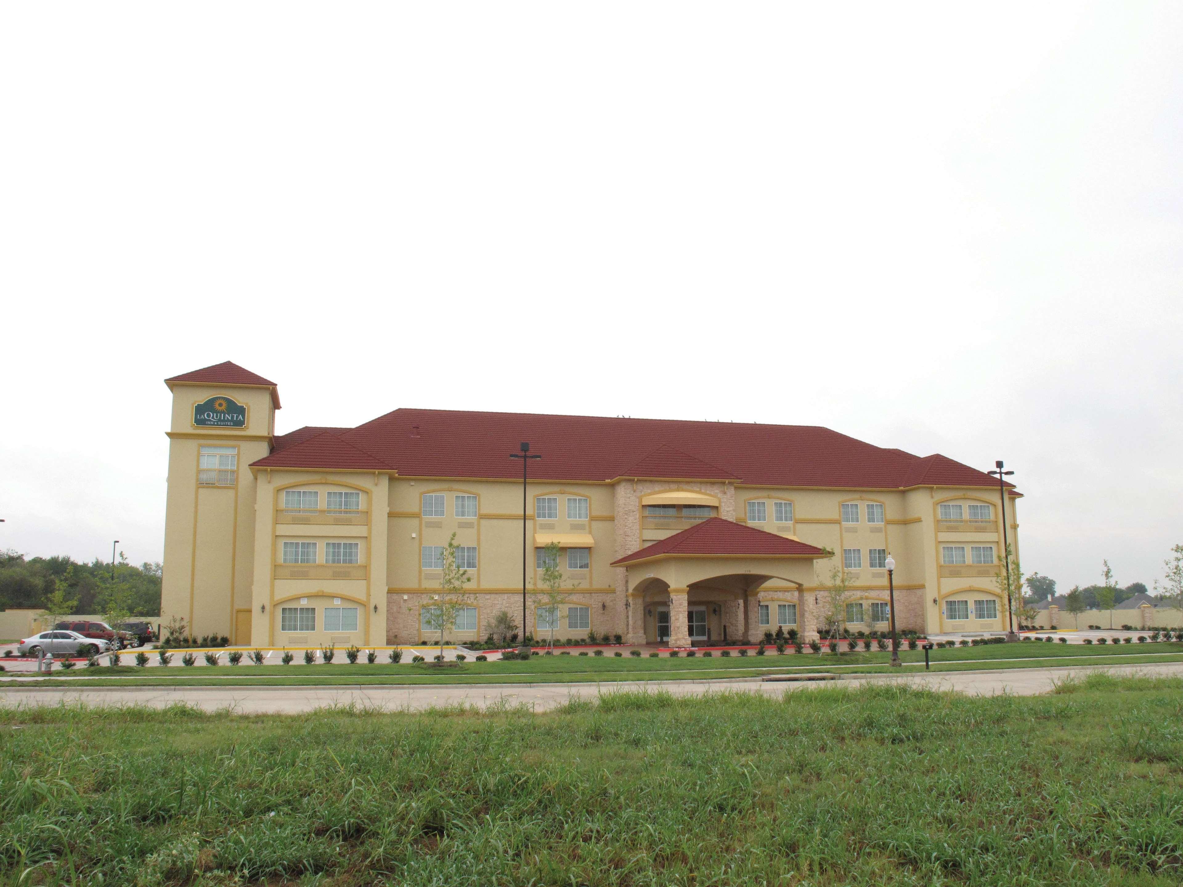 La Quinta By Wyndham Ennis Hotel Exterior foto