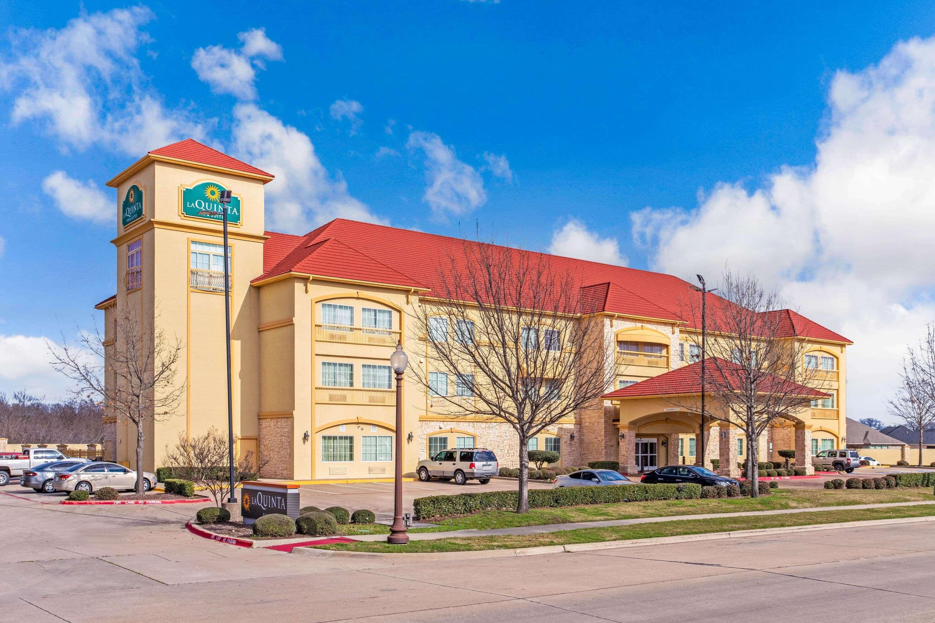 La Quinta By Wyndham Ennis Hotel Exterior foto